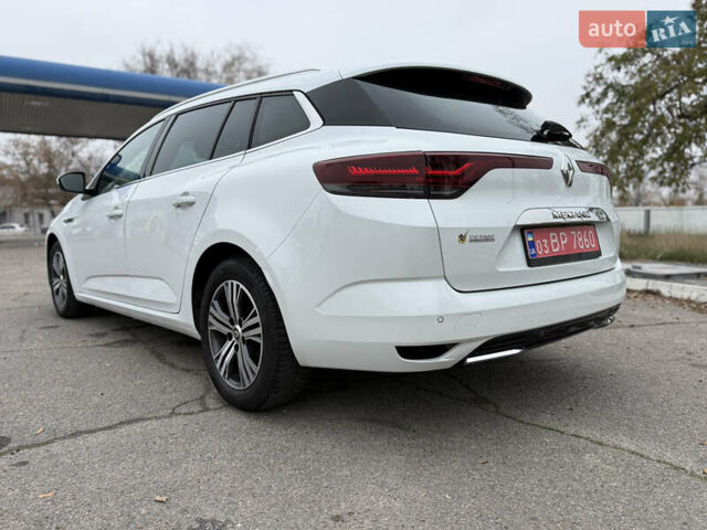Белый Рено Меган, объемом двигателя 1.5 л и пробегом 138 тыс. км за 15399 $, фото 26 на Automoto.ua