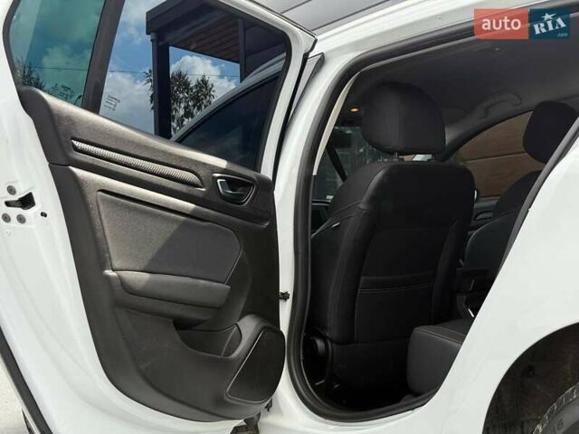 Білий Рено Меган, об'ємом двигуна 1.46 л та пробігом 253 тис. км за 14500 $, фото 34 на Automoto.ua