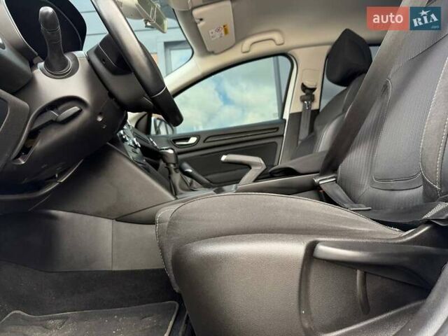 Білий Рено Меган, об'ємом двигуна 1.46 л та пробігом 253 тис. км за 14500 $, фото 18 на Automoto.ua