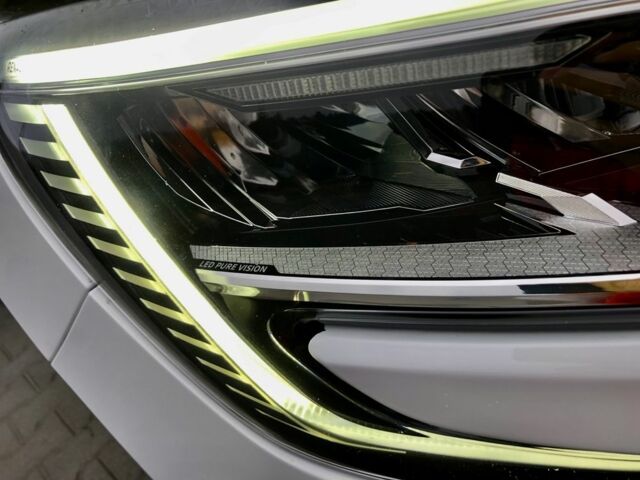 Белый Рено Меган, объемом двигателя 1.5 л и пробегом 73 тыс. км за 21600 $, фото 3 на Automoto.ua