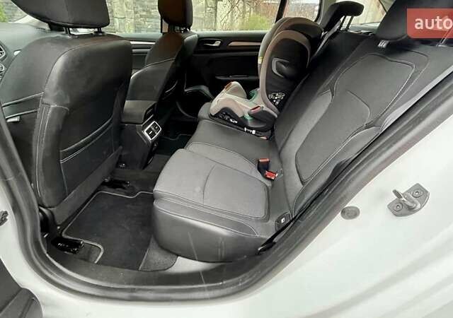 Белый Рено Меган, объемом двигателя 1.46 л и пробегом 73 тыс. км за 22000 $, фото 15 на Automoto.ua