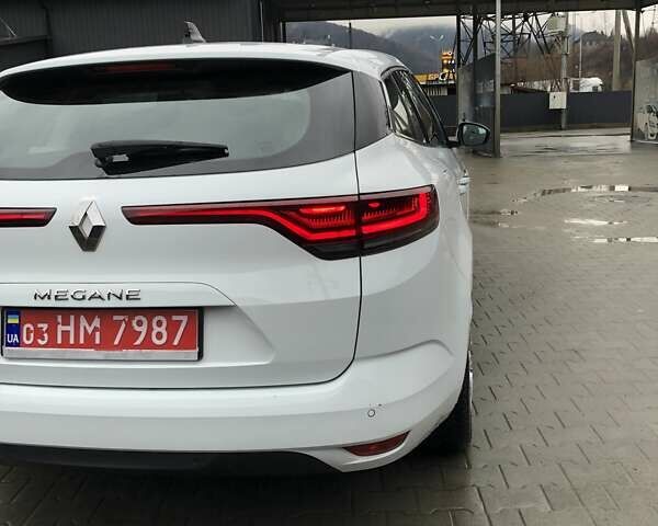 Белый Рено Меган, объемом двигателя 1.46 л и пробегом 73 тыс. км за 22000 $, фото 7 на Automoto.ua