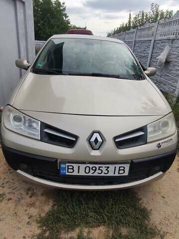 Бежевий Рено Меган, об'ємом двигуна 2 л та пробігом 264 тис. км за 4500 $, фото 5 на Automoto.ua