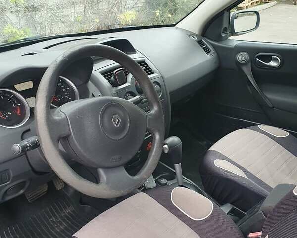 Бежевый Рено Меган, объемом двигателя 1.6 л и пробегом 170 тыс. км за 4300 $, фото 6 на Automoto.ua