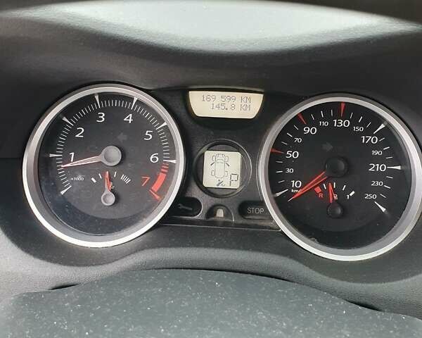 Бежевый Рено Меган, объемом двигателя 1.6 л и пробегом 170 тыс. км за 4300 $, фото 11 на Automoto.ua