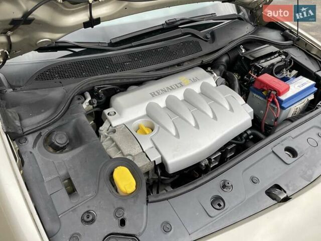 Бежевый Рено Меган, объемом двигателя 1.6 л и пробегом 178 тыс. км за 6000 $, фото 38 на Automoto.ua