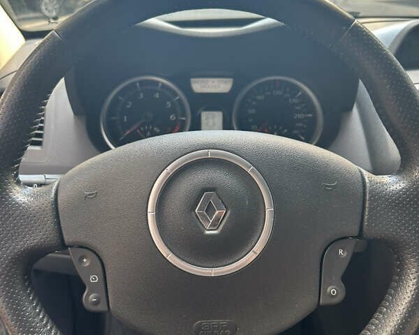 Бежевый Рено Меган, объемом двигателя 1.6 л и пробегом 214 тыс. км за 6550 $, фото 15 на Automoto.ua