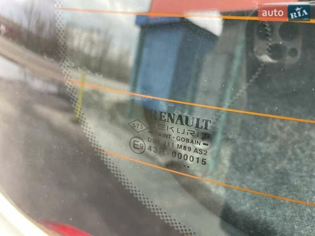 Бежевый Рено Меган, объемом двигателя 1.6 л и пробегом 178 тыс. км за 6000 $, фото 51 на Automoto.ua