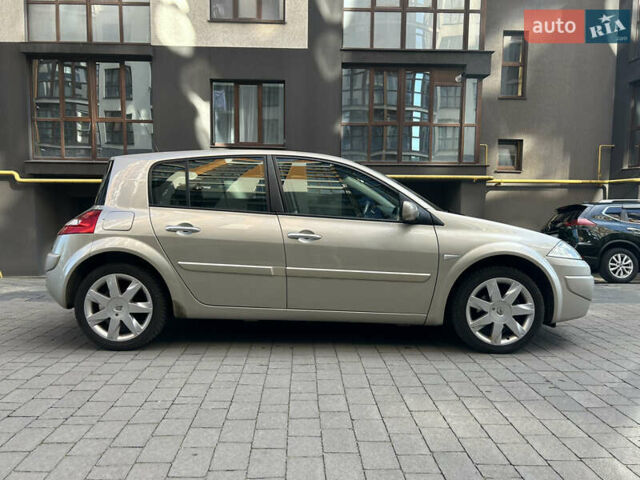 Бежевый Рено Меган, объемом двигателя 1.6 л и пробегом 214 тыс. км за 6550 $, фото 4 на Automoto.ua