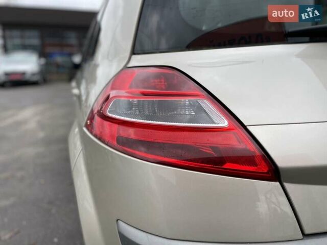 Бежевый Рено Меган, объемом двигателя 1.6 л и пробегом 178 тыс. км за 6000 $, фото 42 на Automoto.ua