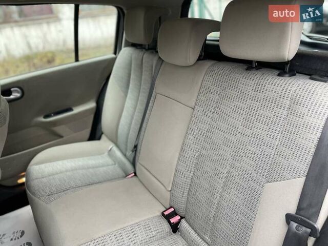 Бежевый Рено Меган, объемом двигателя 1.6 л и пробегом 178 тыс. км за 6000 $, фото 18 на Automoto.ua