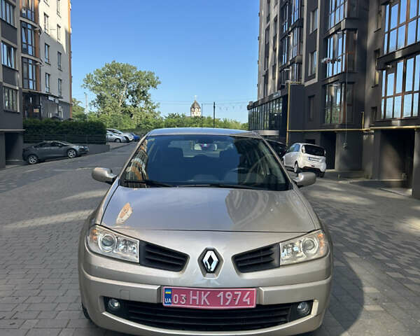 Бежевый Рено Меган, объемом двигателя 1.6 л и пробегом 214 тыс. км за 6550 $, фото 2 на Automoto.ua