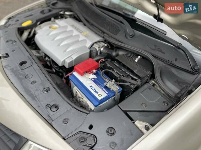 Бежевый Рено Меган, объемом двигателя 1.6 л и пробегом 178 тыс. км за 6000 $, фото 39 на Automoto.ua