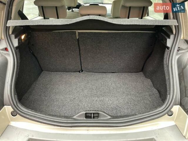 Бежевый Рено Меган, объемом двигателя 1.6 л и пробегом 178 тыс. км за 6000 $, фото 24 на Automoto.ua