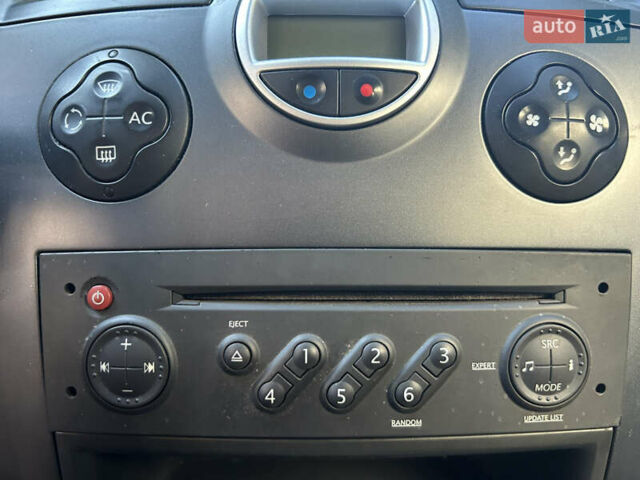 Бежевый Рено Меган, объемом двигателя 1.6 л и пробегом 214 тыс. км за 6550 $, фото 23 на Automoto.ua