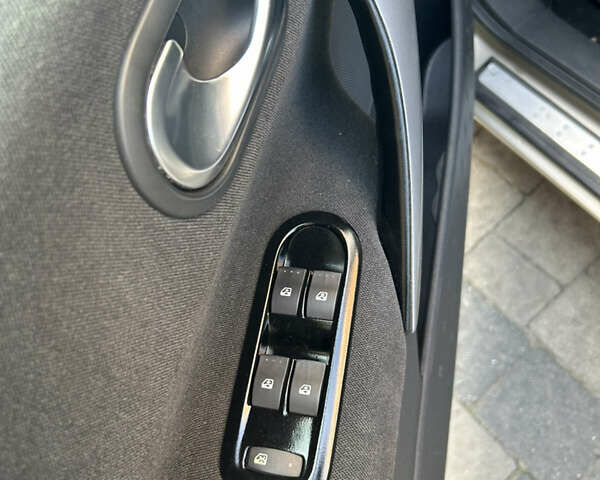 Бежевый Рено Меган, объемом двигателя 1.6 л и пробегом 214 тыс. км за 6550 $, фото 21 на Automoto.ua