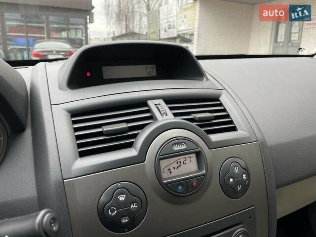 Бежевый Рено Меган, объемом двигателя 1.6 л и пробегом 178 тыс. км за 6000 $, фото 13 на Automoto.ua