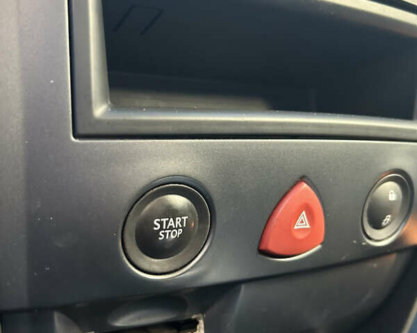 Бежевый Рено Меган, объемом двигателя 1.6 л и пробегом 214 тыс. км за 6550 $, фото 24 на Automoto.ua