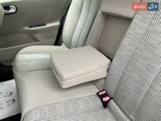 Бежевый Рено Меган, объемом двигателя 1.6 л и пробегом 178 тыс. км за 6000 $, фото 19 на Automoto.ua