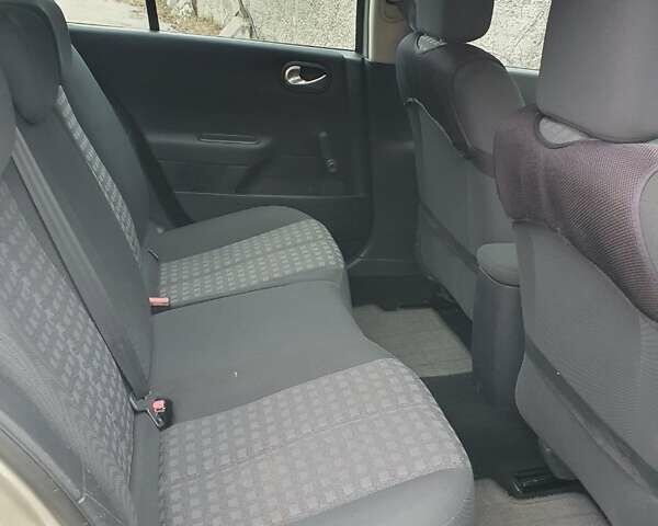 Бежевый Рено Меган, объемом двигателя 1.6 л и пробегом 170 тыс. км за 4300 $, фото 12 на Automoto.ua