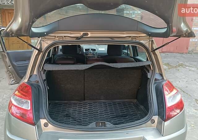 Рено Меган 2008 в Житомире на Automoto.ua Бежевый Рено Меган, объемом двигателя 1.6 л и пробегом 190 тыс. км за 4600 $, фото 6 на Automoto.ua