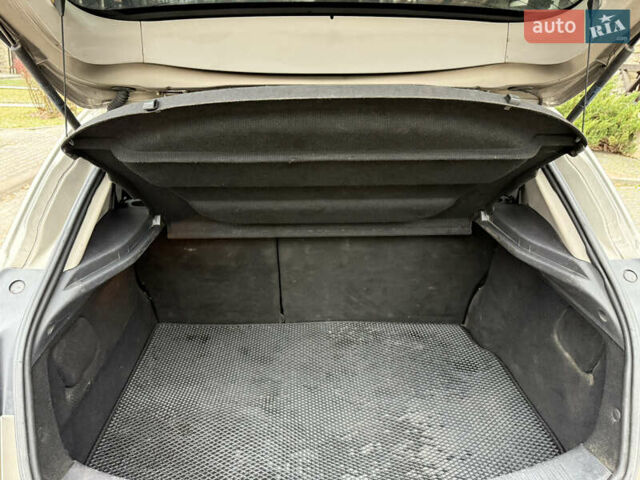 Бежевый Рено Меган, объемом двигателя 1.46 л и пробегом 278 тыс. км за 4550 $, фото 22 на Automoto.ua