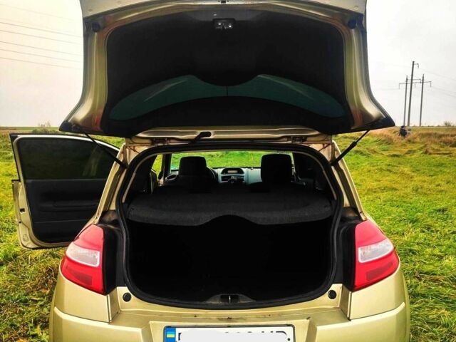 Бежевый Рено Меган, объемом двигателя 1.6 л и пробегом 270 тыс. км за 3200 $, фото 1 на Automoto.ua