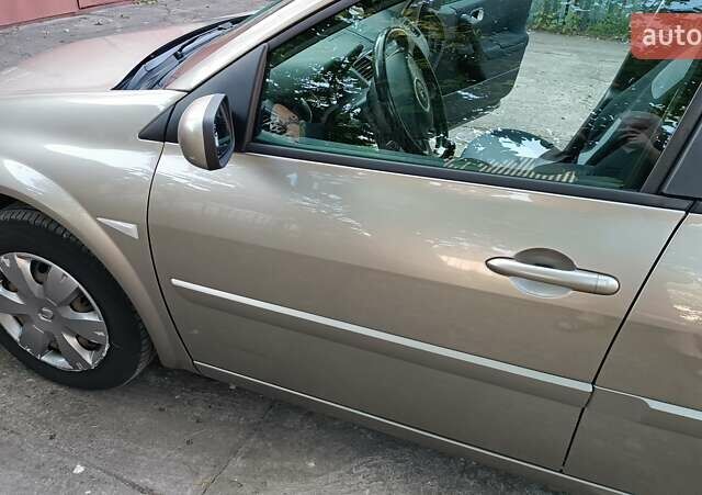 Рено Меган 2008 в Житомире на Automoto.ua Бежевый Рено Меган, объемом двигателя 1.6 л и пробегом 190 тыс. км за 4600 $, фото 7 на Automoto.ua