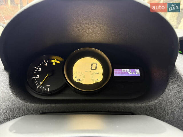 Бежевый Рено Меган, объемом двигателя 1.46 л и пробегом 278 тыс. км за 4550 $, фото 30 на Automoto.ua