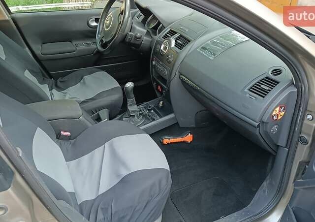 Рено Меган 2008 в Житомире на Automoto.ua Бежевый Рено Меган, объемом двигателя 1.6 л и пробегом 190 тыс. км за 4600 $, фото 8 на Automoto.ua