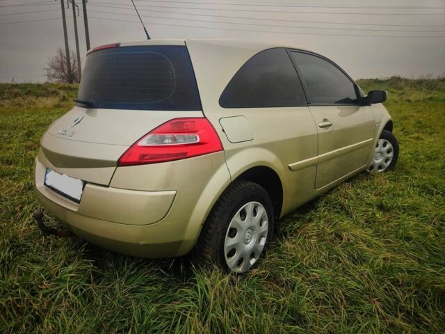 Бежевый Рено Меган, объемом двигателя 1.6 л и пробегом 270 тыс. км за 3200 $, фото 5 на Automoto.ua