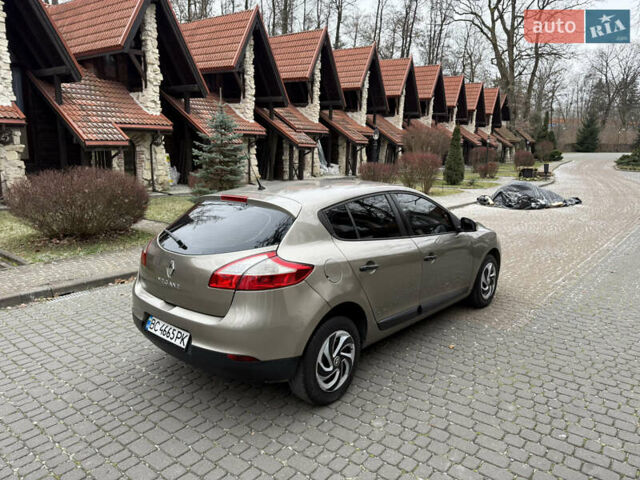 Бежевый Рено Меган, объемом двигателя 1.46 л и пробегом 278 тыс. км за 4550 $, фото 12 на Automoto.ua