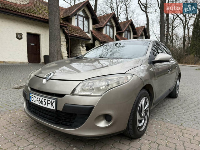 Бежевый Рено Меган, объемом двигателя 1.46 л и пробегом 278 тыс. км за 4550 $, фото 14 на Automoto.ua