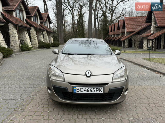 Бежевый Рено Меган, объемом двигателя 1.46 л и пробегом 278 тыс. км за 4550 $, фото 1 на Automoto.ua