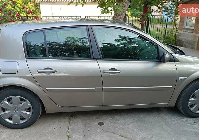 Рено Меган 2008 в Житомире на Automoto.ua Бежевый Рено Меган, объемом двигателя 1.6 л и пробегом 190 тыс. км за 4600 $, фото 3 на Automoto.ua