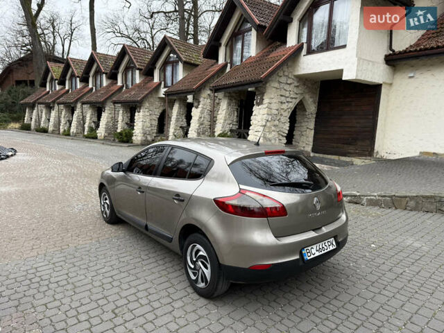 Бежевый Рено Меган, объемом двигателя 1.46 л и пробегом 278 тыс. км за 4550 $, фото 13 на Automoto.ua