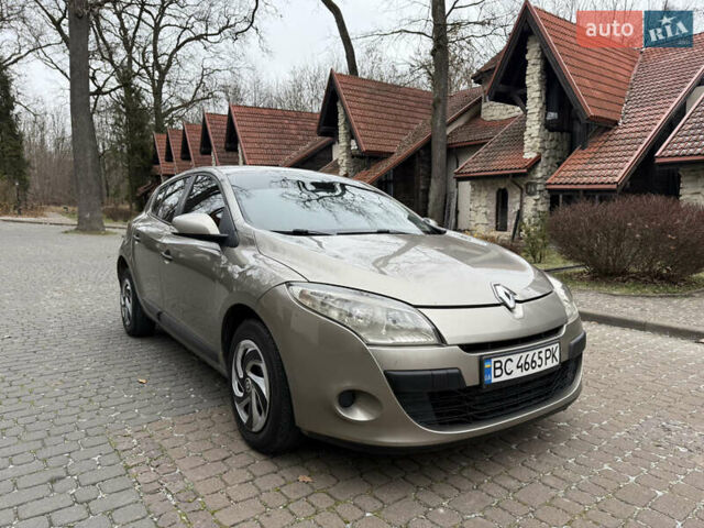 Бежевый Рено Меган, объемом двигателя 1.46 л и пробегом 278 тыс. км за 4550 $, фото 8 на Automoto.ua