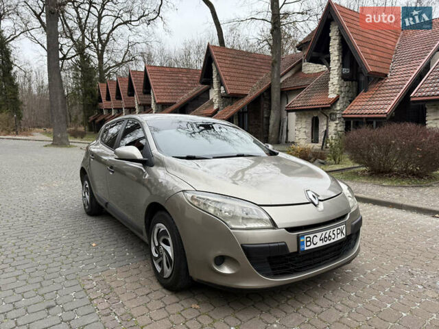 Бежевый Рено Меган, объемом двигателя 1.46 л и пробегом 278 тыс. км за 4550 $, фото 2 на Automoto.ua