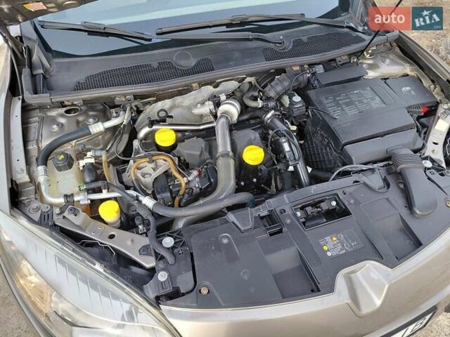 Бежевый Рено Меган, объемом двигателя 1.46 л и пробегом 298 тыс. км за 5799 $, фото 20 на Automoto.ua