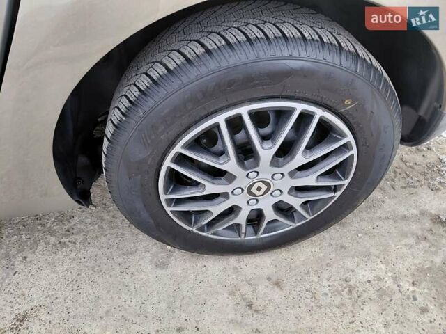 Бежевый Рено Меган, объемом двигателя 1.46 л и пробегом 298 тыс. км за 5799 $, фото 29 на Automoto.ua