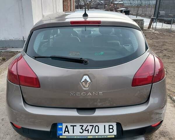 Бежевый Рено Меган, объемом двигателя 1.46 л и пробегом 298 тыс. км за 5799 $, фото 8 на Automoto.ua