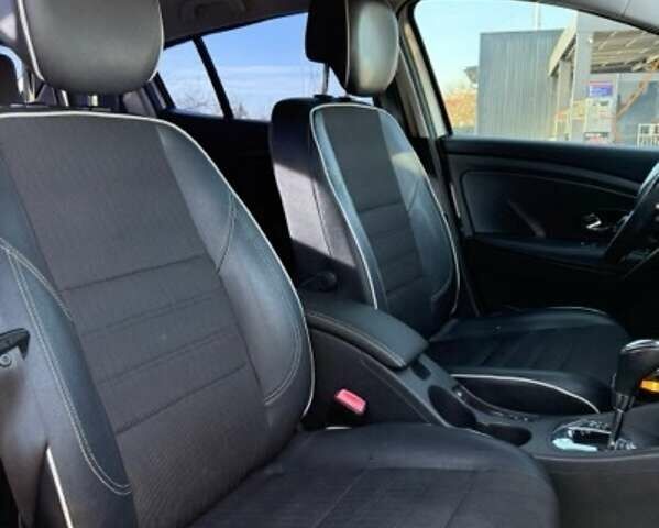 Бежевий Рено Меган, об'ємом двигуна 1.5 л та пробігом 143 тис. км за 8650 $, фото 2 на Automoto.ua