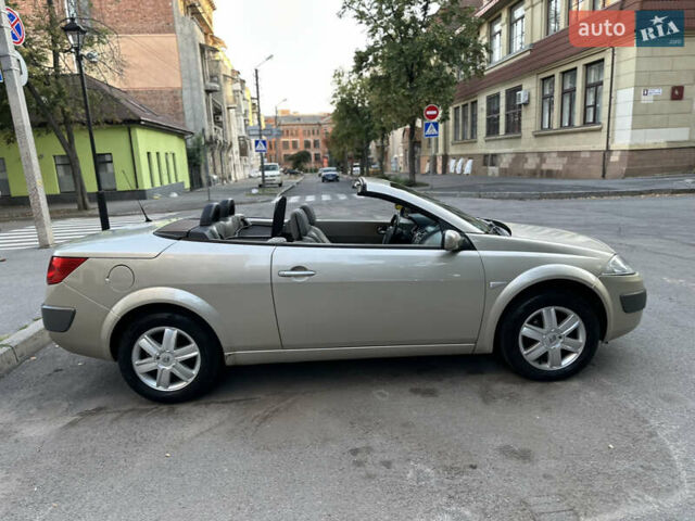 Бежевый Рено Меган, объемом двигателя 2 л и пробегом 240 тыс. км за 4500 $, фото 9 на Automoto.ua