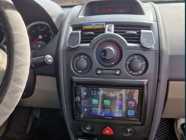 Бежевый Рено Меган, объемом двигателя 1.6 л и пробегом 190 тыс. км за 3700 $, фото 4 на Automoto.ua