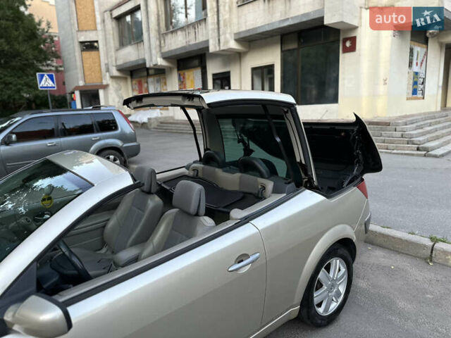 Бежевый Рено Меган, объемом двигателя 2 л и пробегом 240 тыс. км за 4500 $, фото 30 на Automoto.ua