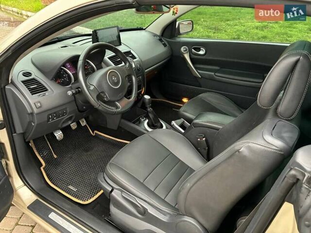 Бежевий Рено Меган, об'ємом двигуна 2 л та пробігом 186 тис. км за 6200 $, фото 10 на Automoto.ua