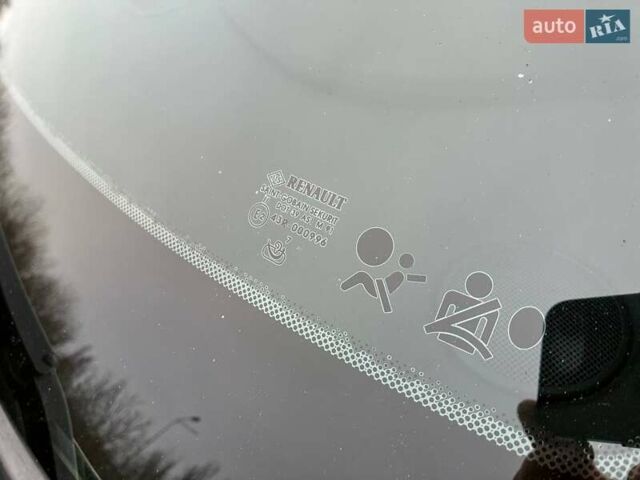 Бежевий Рено Меган, об'ємом двигуна 2 л та пробігом 186 тис. км за 6200 $, фото 20 на Automoto.ua