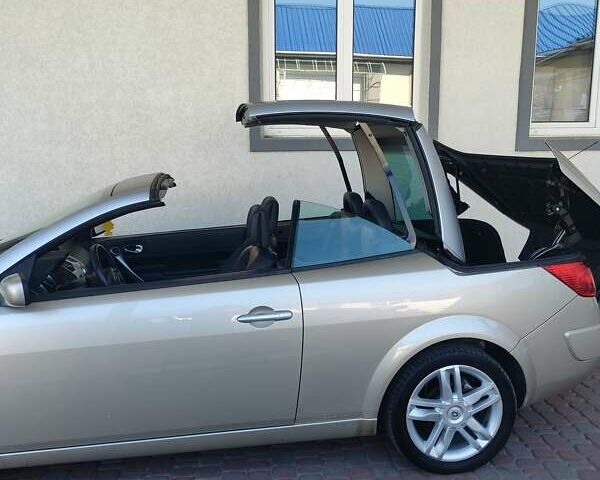 Бежевый Рено Меган, объемом двигателя 2 л и пробегом 167 тыс. км за 5599 $, фото 9 на Automoto.ua