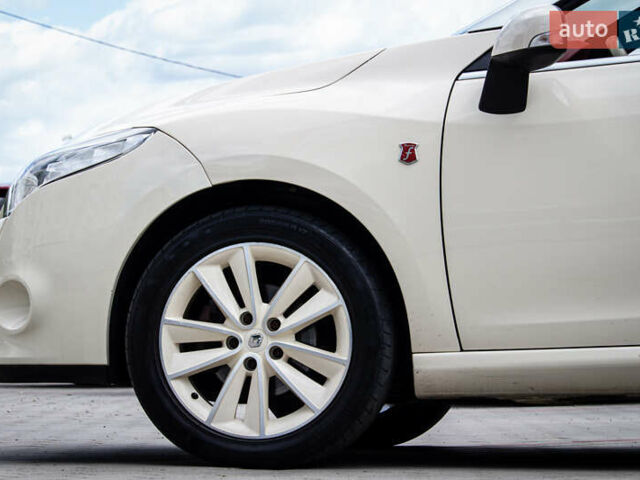 Бежевый Рено Меган, объемом двигателя 1.4 л и пробегом 138 тыс. км за 8000 $, фото 11 на Automoto.ua