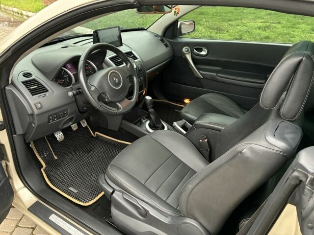 Бежевий Рено Меган, об'ємом двигуна 2 л та пробігом 186 тис. км за 6200 $, фото 5 на Automoto.ua